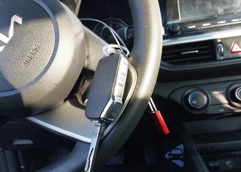 2024 Kia Forte Lxs z USA, uszkodzony, nr VIN 3KPF24AD1RE828947